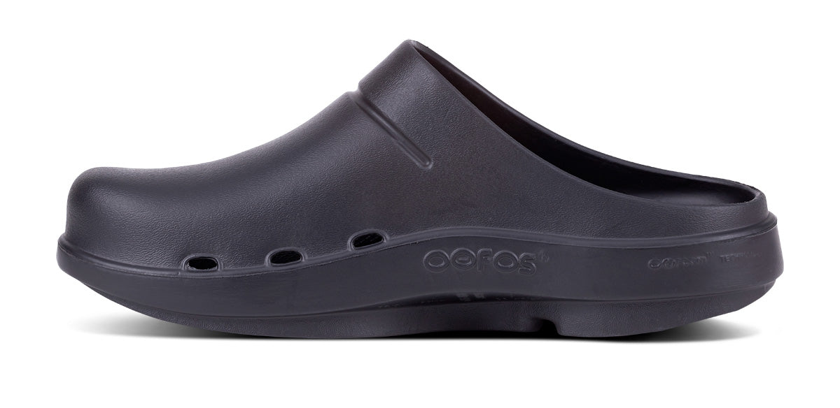 04-1200BLK_shot4_5562d961-2d6d-4077-bfbb-ed2ea58dd0e0 Women's OOcloog Clog - Black