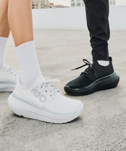 Women's OOmy Stride - White
